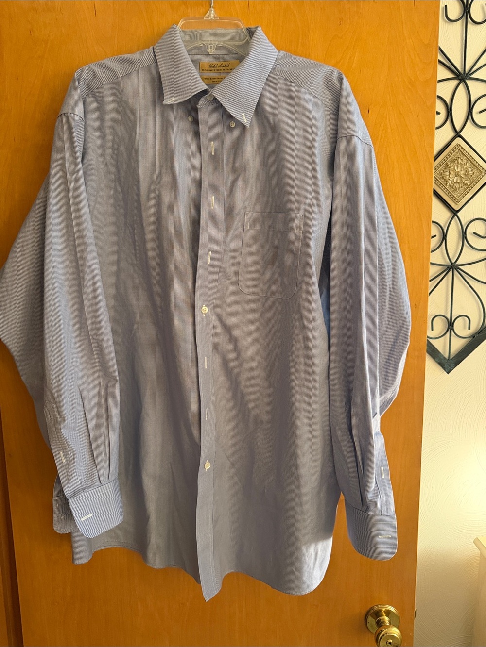 Roundtree & Yorke gold label Men's blue and white houndstooth dress shirt